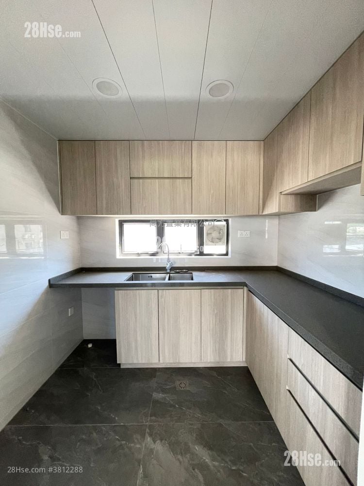 Village Sell 3 Bedrooms , 2 Bathrooms 700 ft²