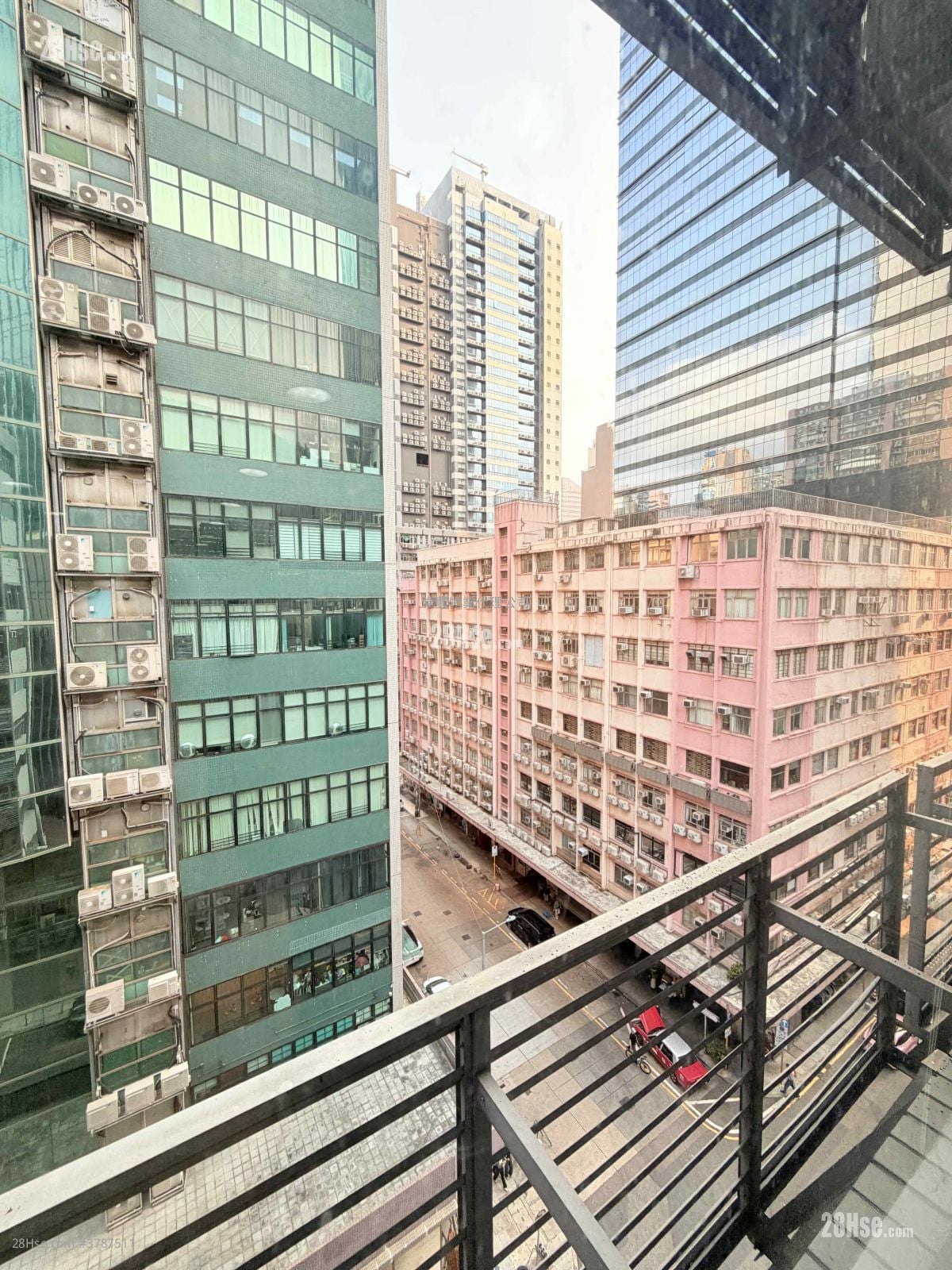 Dragon Industrial Building Rental Studio 462 ft²