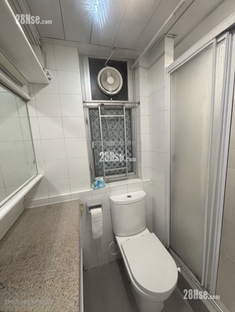 Bedford Gardens Rental 3 Bedrooms , 1 Bathroom 597 ft²