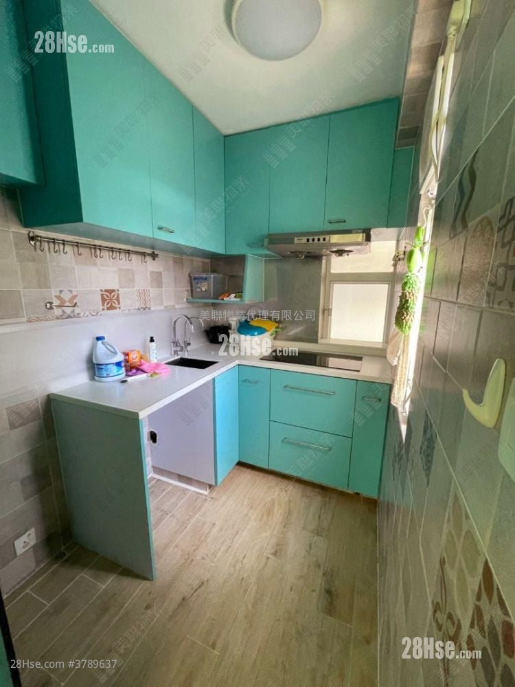 Ching Lai Court Sell 2 Bedrooms , 1 Bathroom 403 ft²