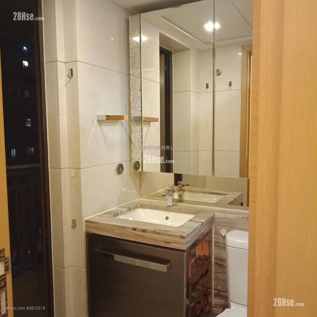 One Regent Place Sell 3 Bedrooms , 1 Bathroom 600 ft²