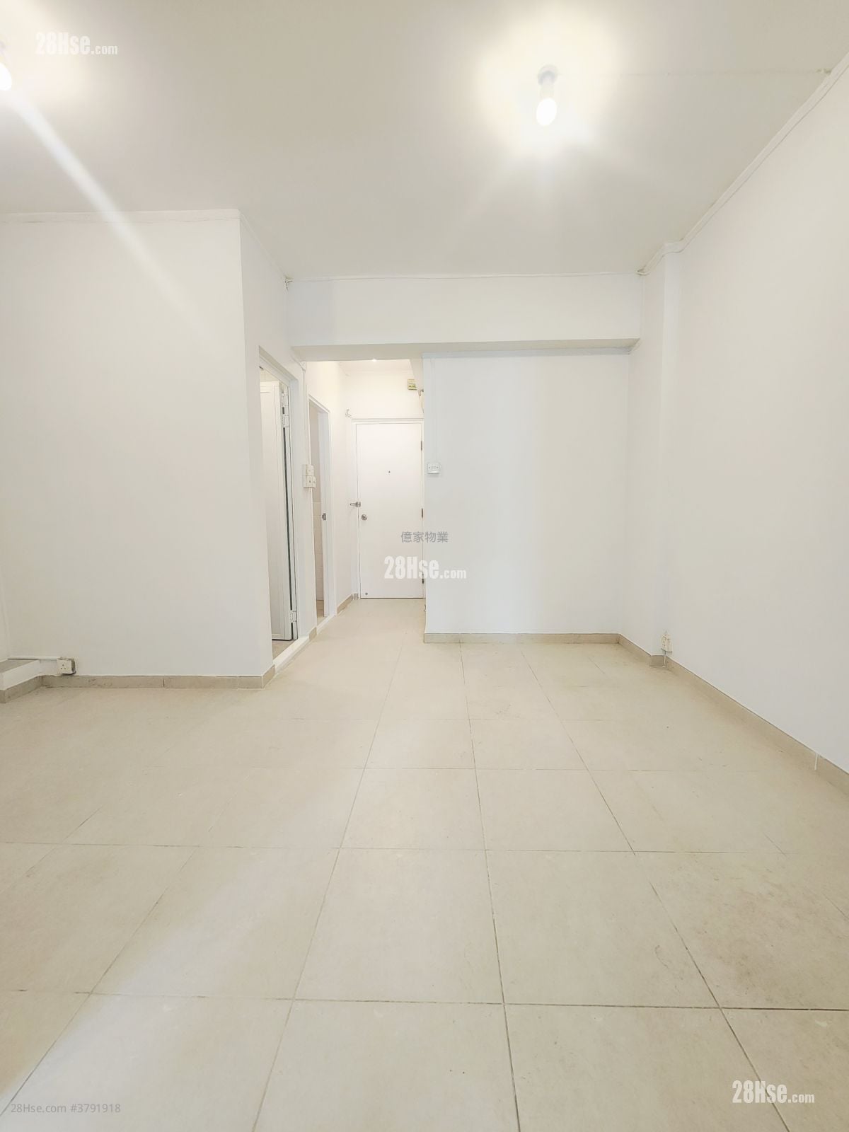 Kam Hoi Mansion Rental 2 Bedrooms , 1 Bathroom 375 ft²