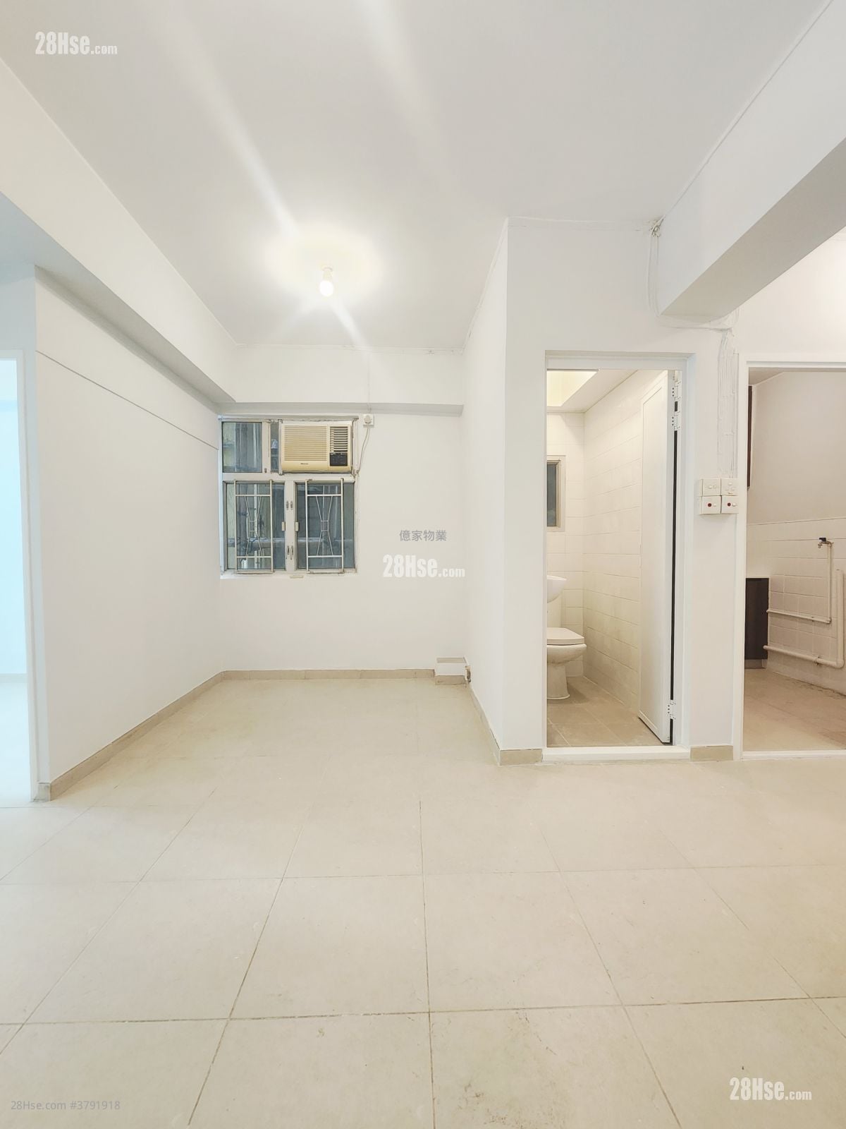Kam Hoi Mansion Rental 2 Bedrooms , 1 Bathroom 375 ft²