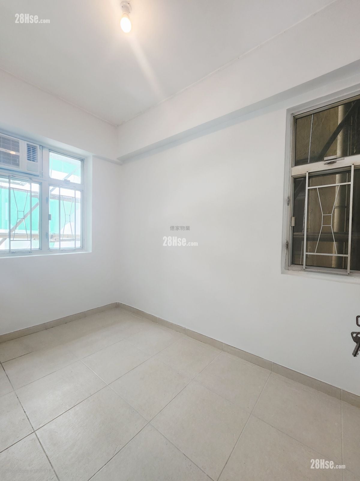 Kam Hoi Mansion Rental 2 Bedrooms , 1 Bathroom 375 ft²