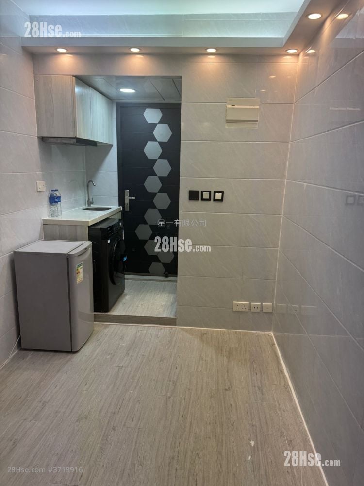 重慶大廈 租盤 1 房 , 1 浴室 150 平方呎