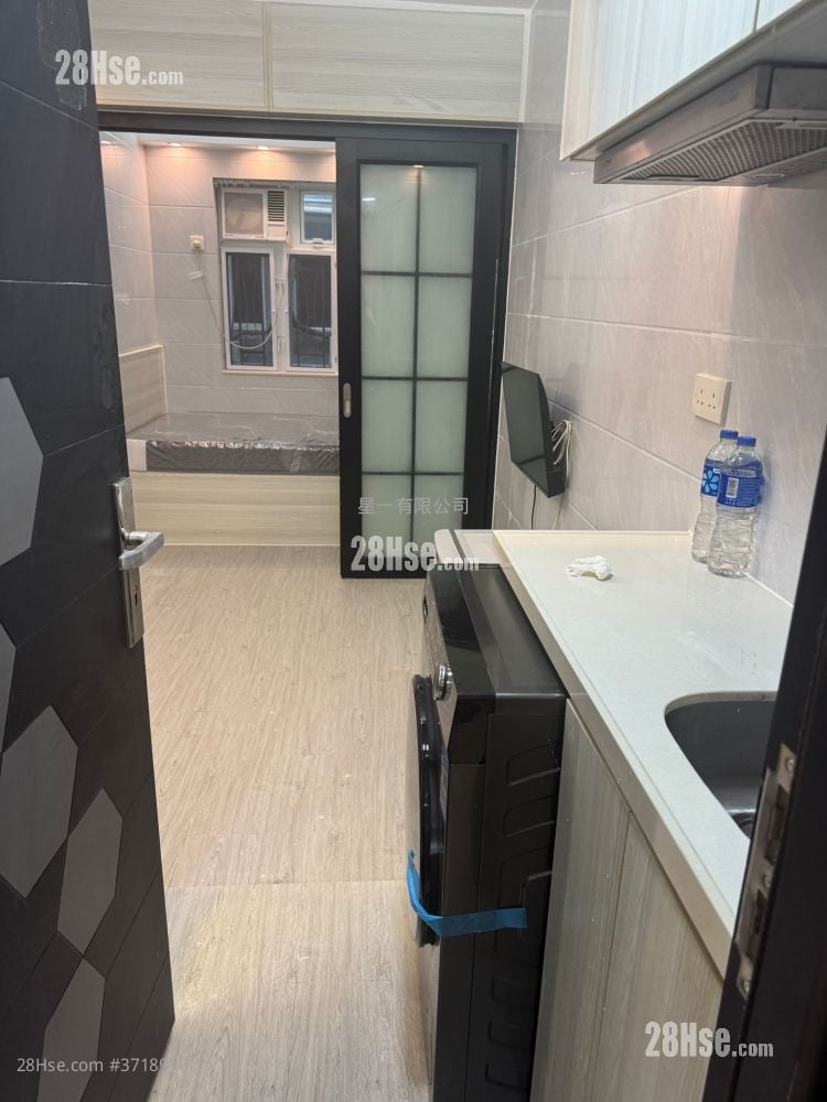 重慶大廈 租盤 1 房 , 1 浴室 150 平方呎