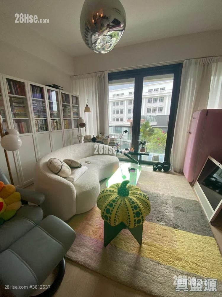 The Bloomsway Sell 4 Bedrooms 1,398 ft²