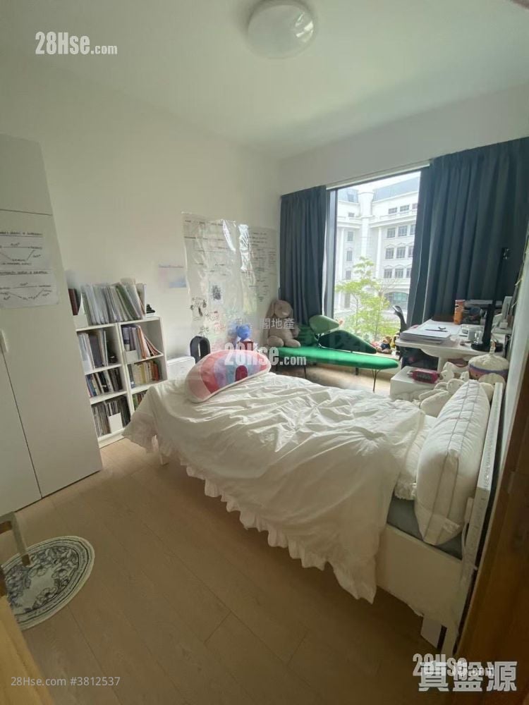 The Bloomsway Sell 4 Bedrooms 1,398 ft²