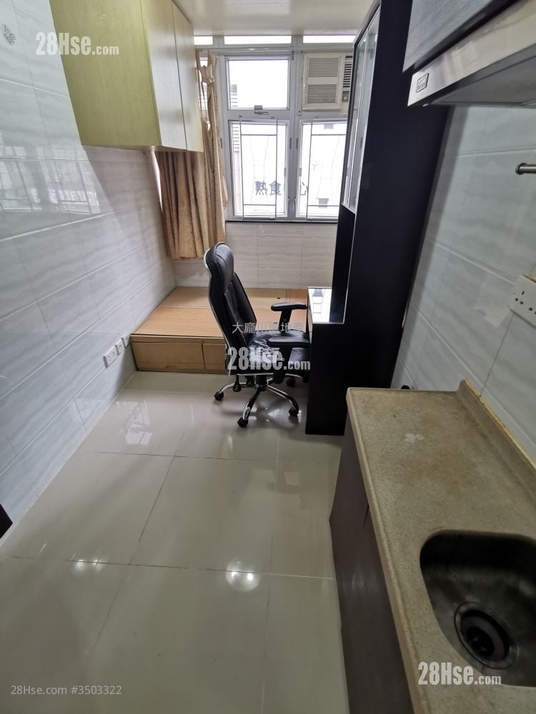 唐樓 租盤 開放式間隔 , 1 浴室 130 平方呎