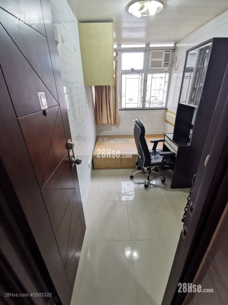 唐樓 租盤 開放式間隔 , 1 浴室 130 平方呎