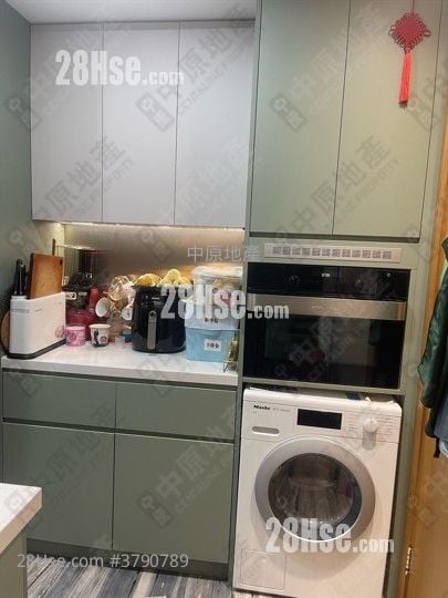 Peak One Sell 3 Bedrooms 1,084 ft²