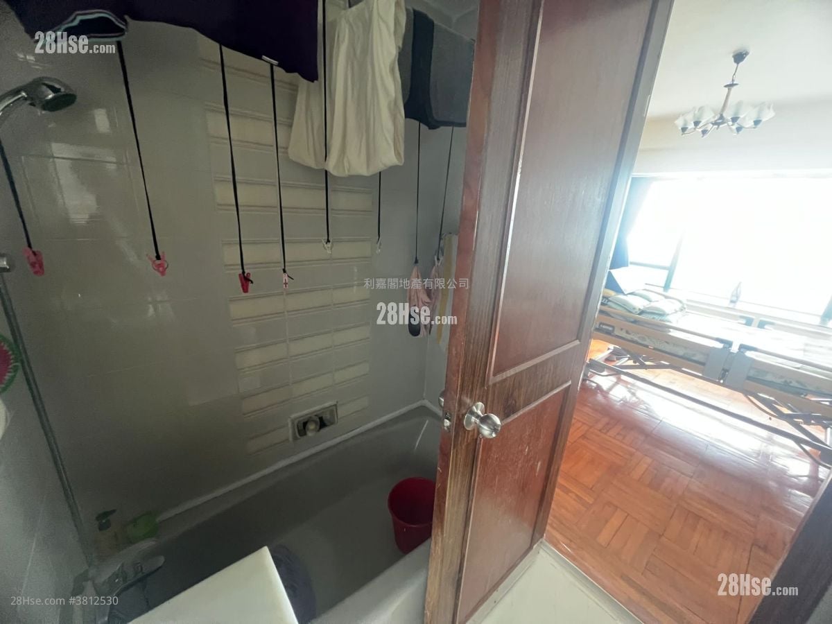 Park Towers Sell 3 Bedrooms , 3 Bathrooms 998 ft²