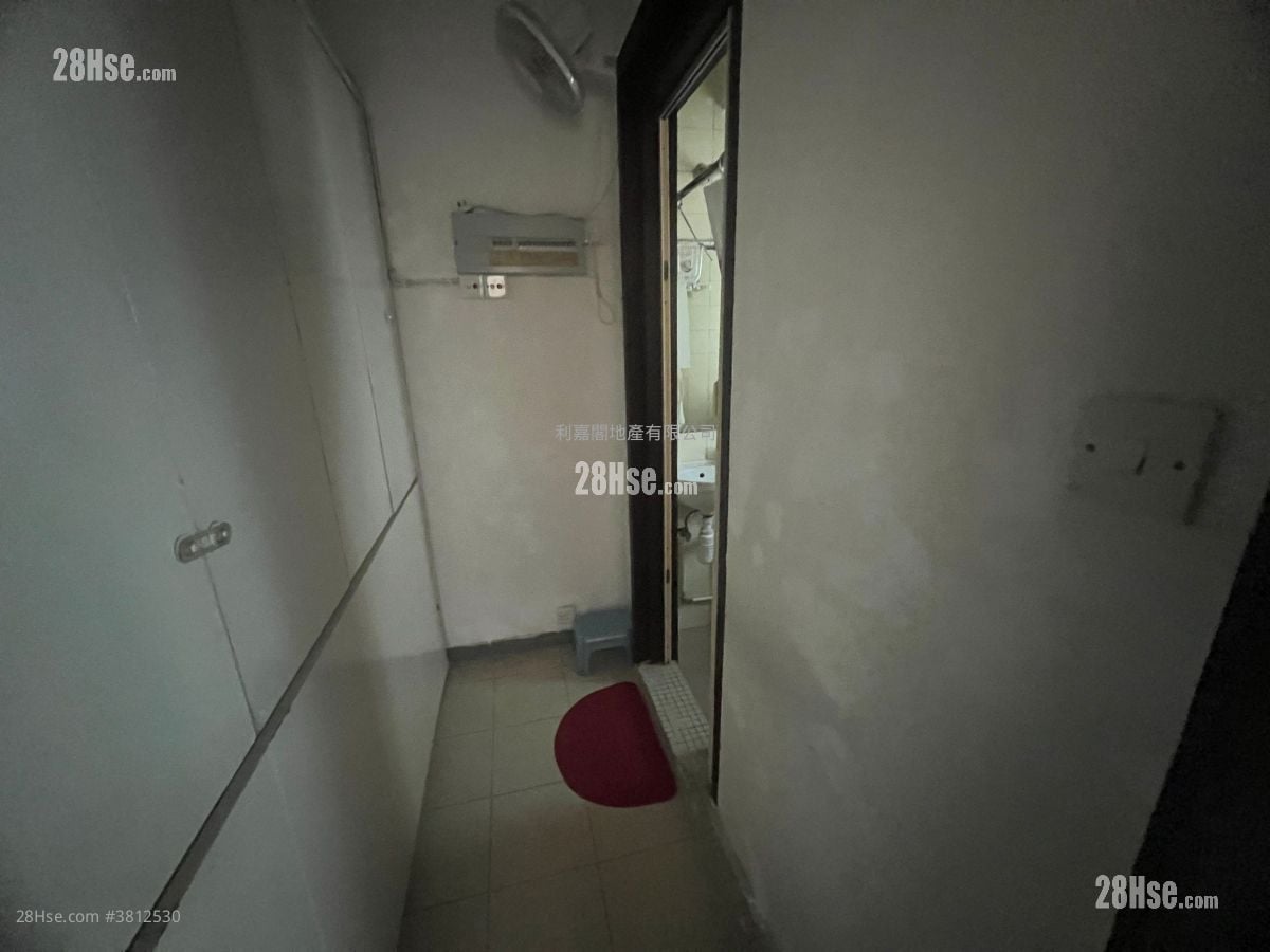 Park Towers Sell 3 Bedrooms , 3 Bathrooms 998 ft²