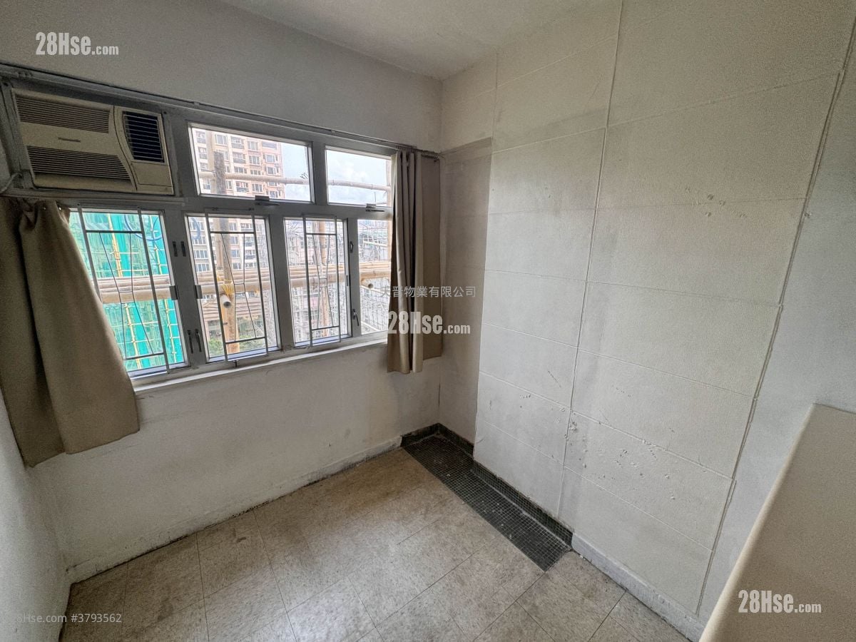 安和园 售盘 3 房 , 1 浴室 420 平方尺