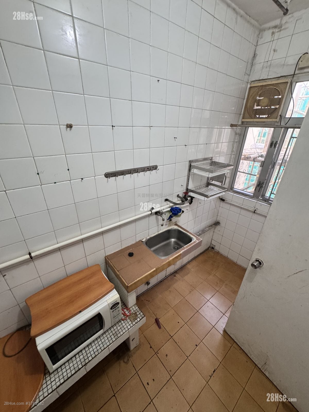 安和园 售盘 3 房 , 1 浴室 420 平方尺