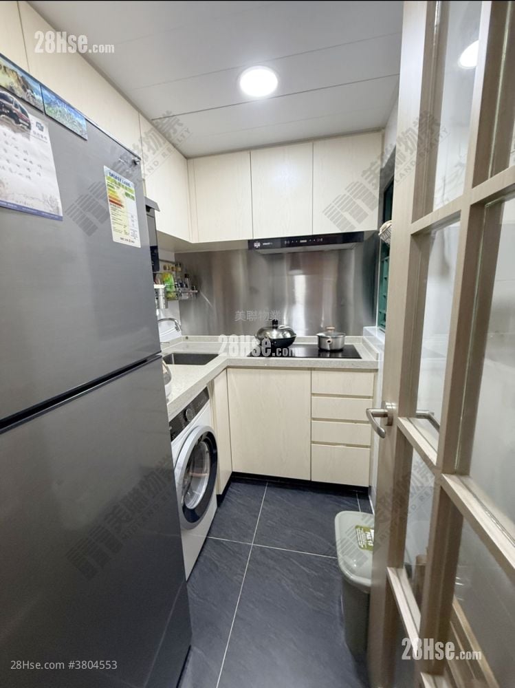 金湖居 售盘 3 房 392 平方尺