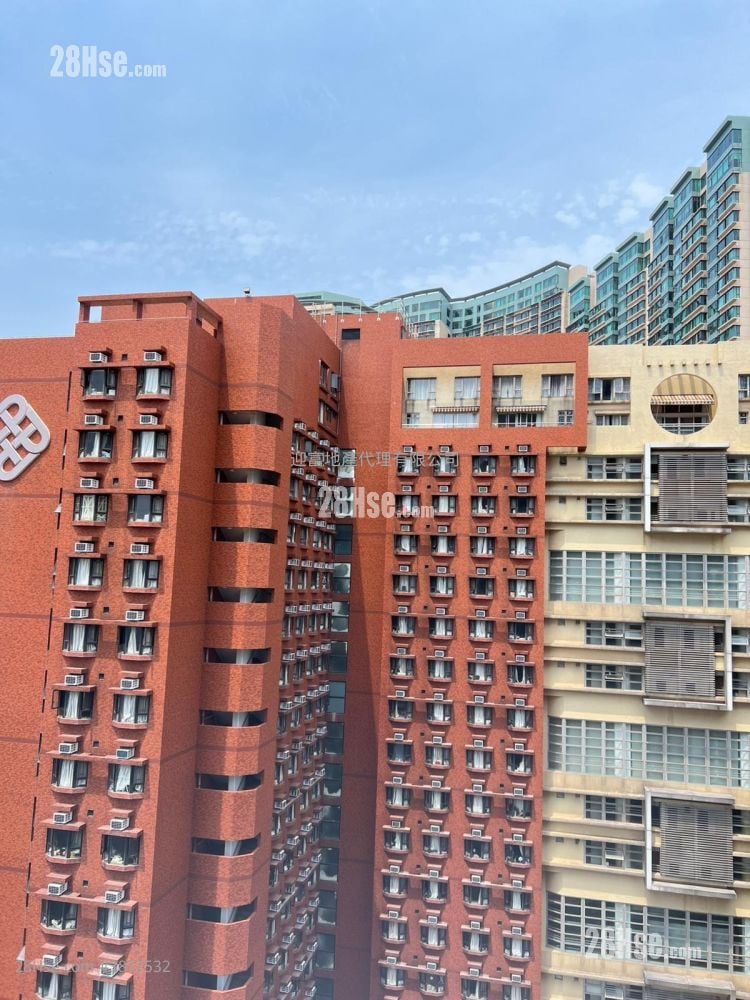 Harbour Place Rental 3 Bedrooms , 2 Bathrooms 589 ft²