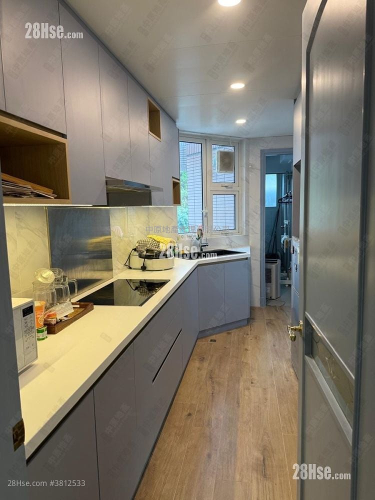 Symphony Bay Sell 4 Bedrooms , 2 Bathrooms 1,326 ft²