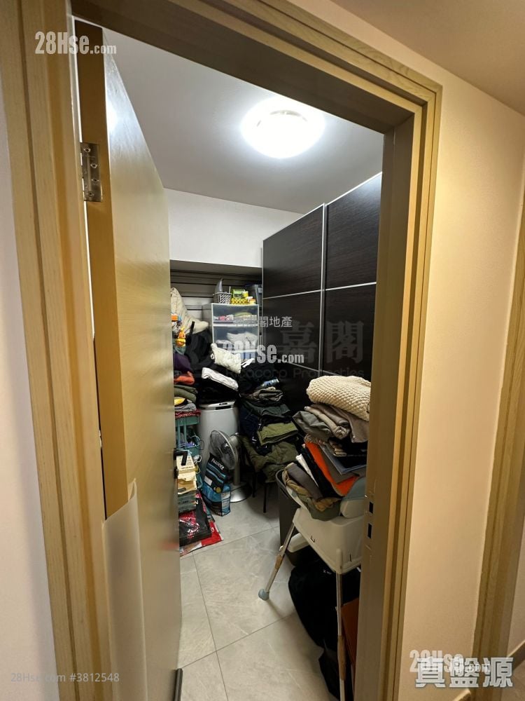 The Latitude Sell 2 Bedrooms , 1 Bathroom 584 ft²