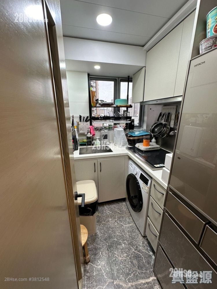 The Latitude Sell 2 Bedrooms , 1 Bathroom 584 ft²