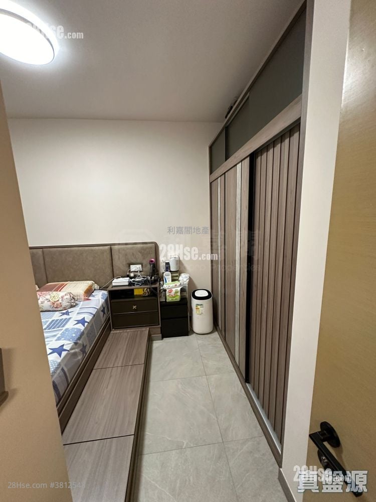 The Latitude Sell 2 Bedrooms , 1 Bathroom 584 ft²