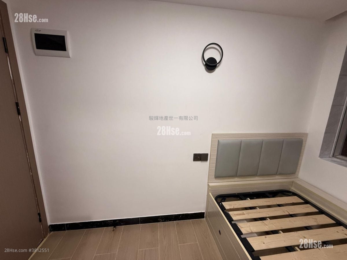 Ocean View Court Rental 1 Bathroom 150 ft²