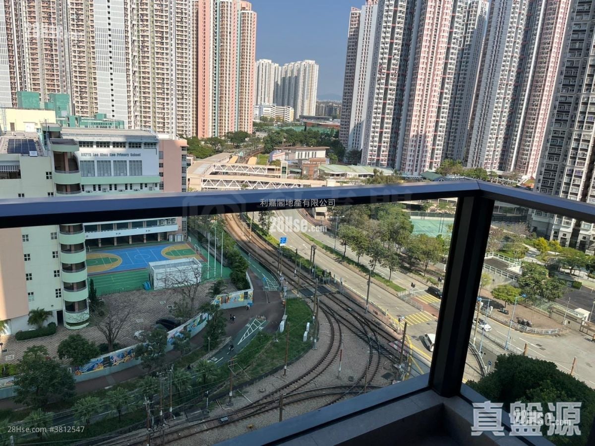 Yoho West Sell 2 Bedrooms 440 ft²