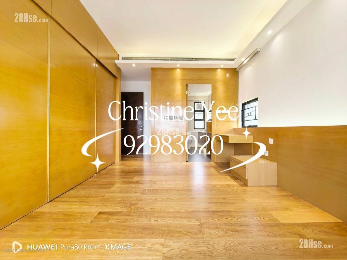 Cavendish Heights Rental 4 Bedrooms , 2 Bathrooms 1,811 ft²