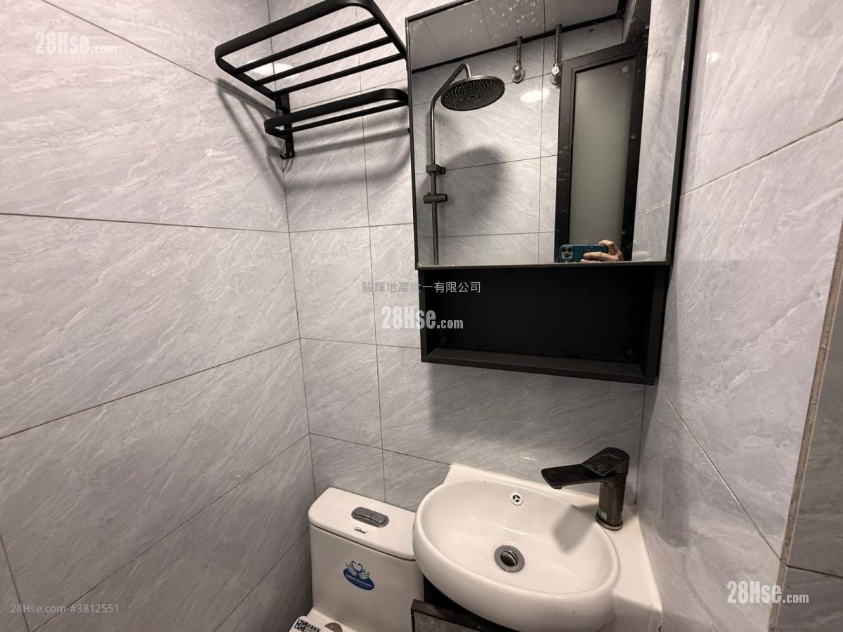 Ocean View Court Rental 1 Bathroom 150 ft²