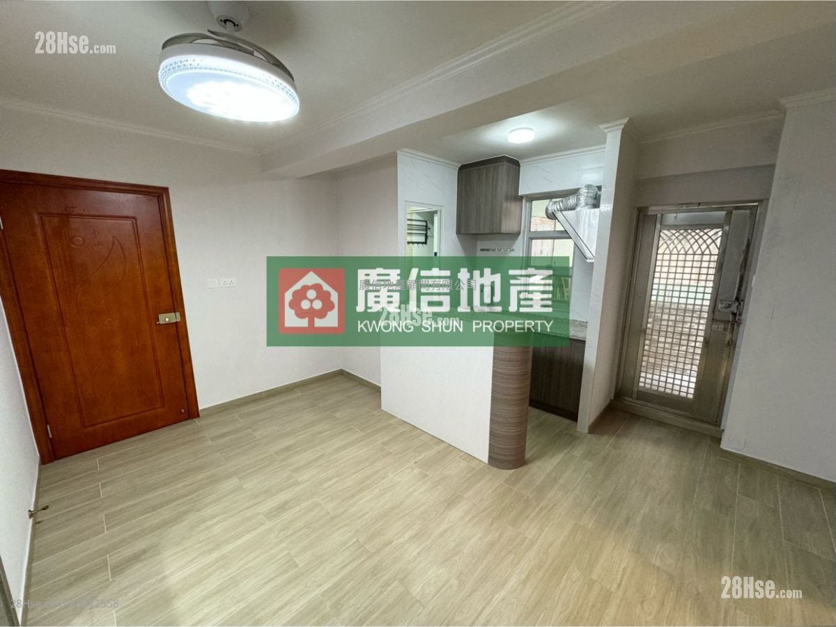 Shun Lee Building Sell 2 Bedrooms , 1 Bathroom 340 ft²