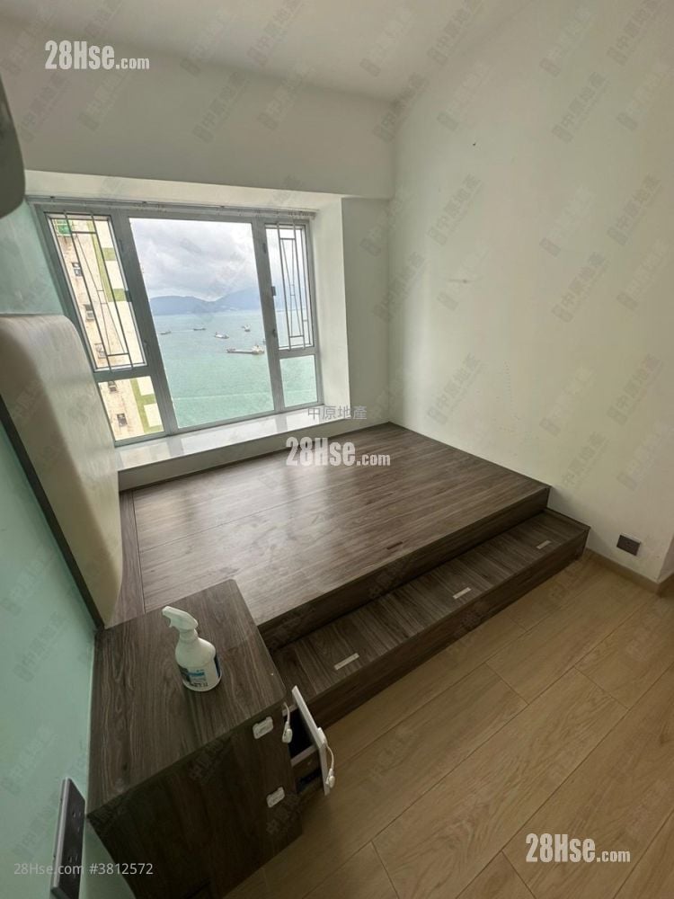 bedroom 1: Marina Garden Sell 3 Bedrooms 567 ft²