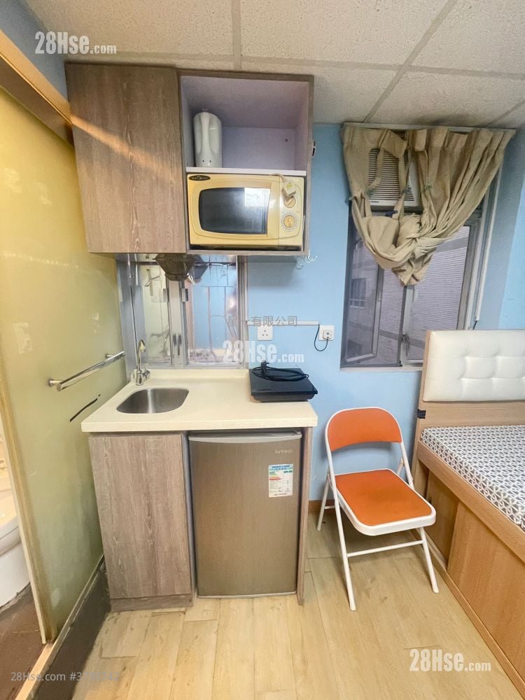 Long Wah Building Rental Studio , 1 Bathroom 130 ft²