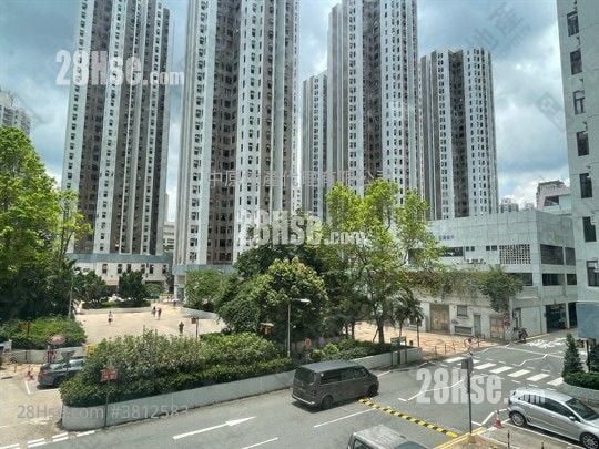 Luk Yeung Sun Chuen Sell 2 Bedrooms , 1 Bathroom 445 ft²