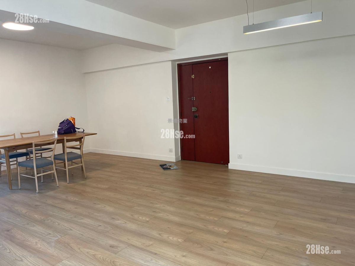 华景山庄 售盘 4 房 , 3 浴室 1,057 平方尺