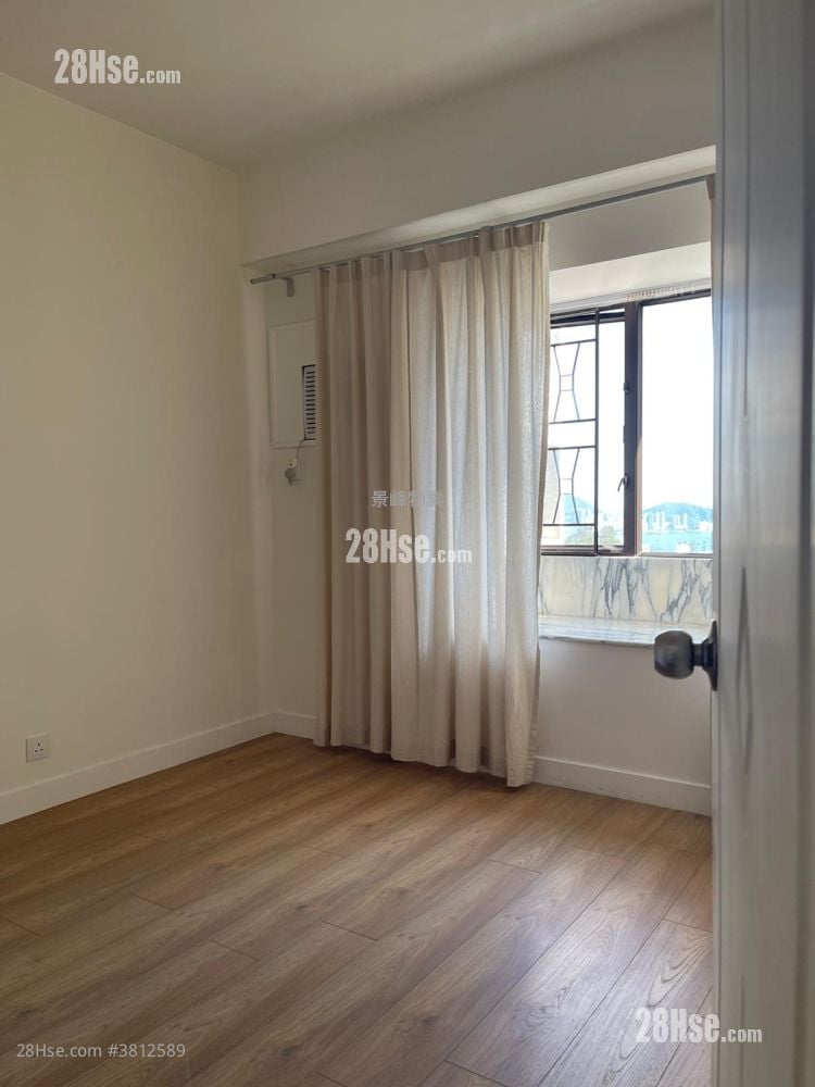 华景山庄 售盘 4 房 , 3 浴室 1,057 平方尺