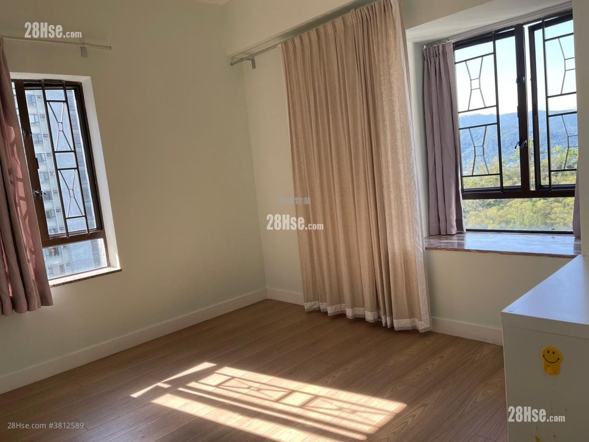 华景山庄 售盘 4 房 , 3 浴室 1,057 平方尺