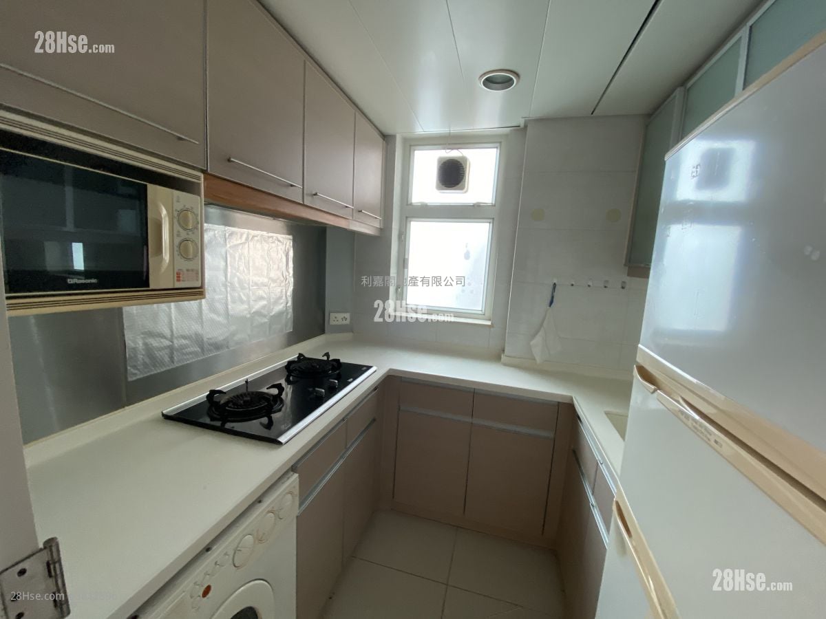 Central Park Towers Sell 2 Bedrooms 498 ft²