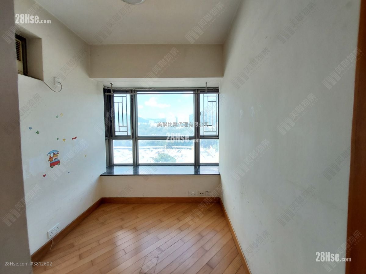 睡房 2: Yoho Town 租盘 2 房 , 1 浴室 393 平方尺