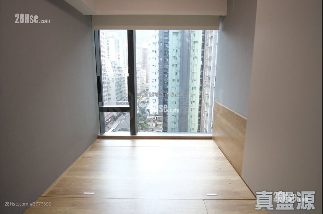 Bohemian House Sell 2 Bedrooms , 1 Bathroom 460 ft²