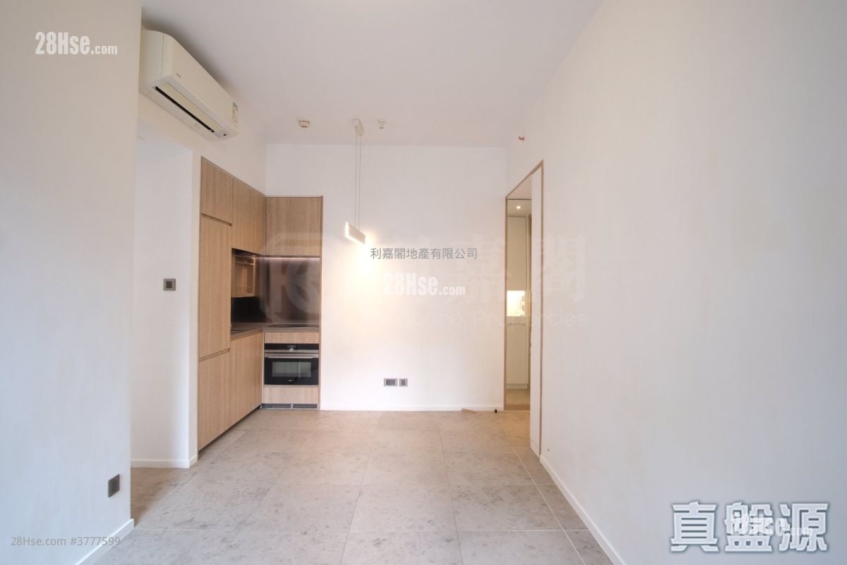 Bohemian House Sell 2 Bedrooms , 1 Bathroom 460 ft²