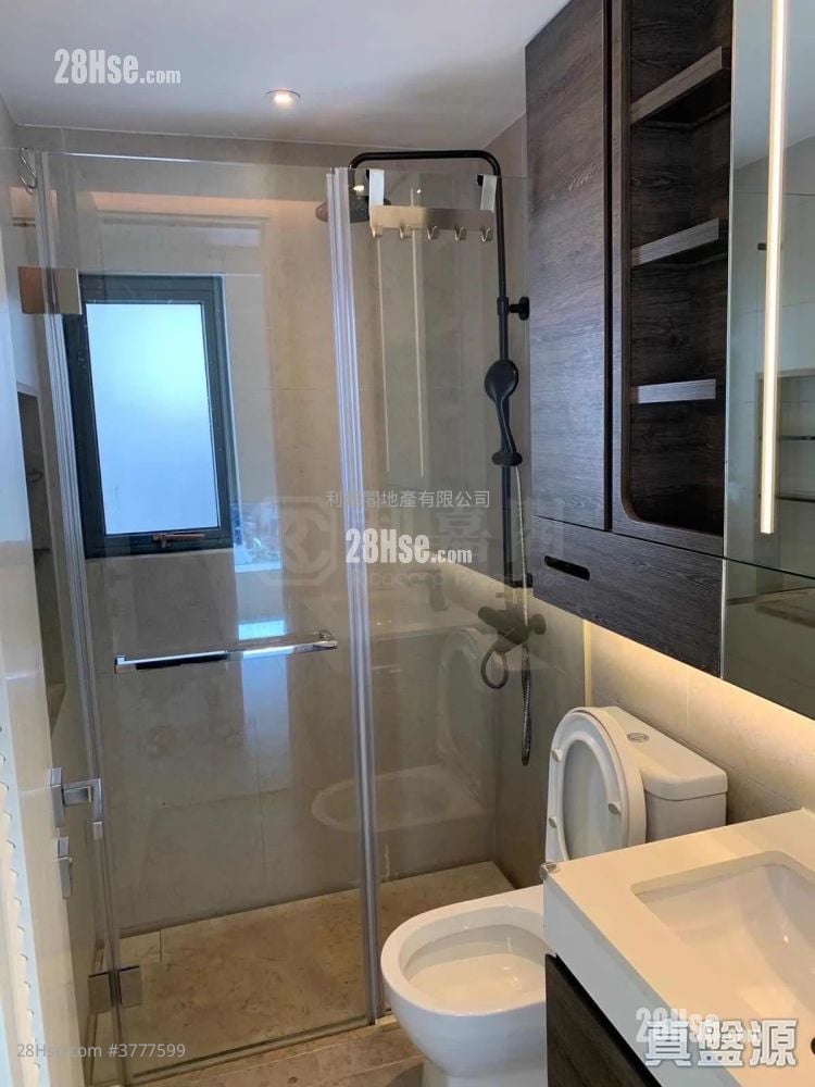 Bohemian House Sell 2 Bedrooms , 1 Bathroom 460 ft²