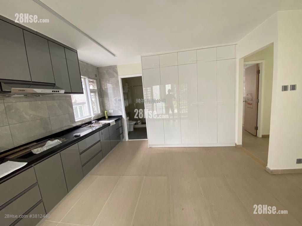 Village Sell 2 Bedrooms , 2 Bathrooms 700 ft²