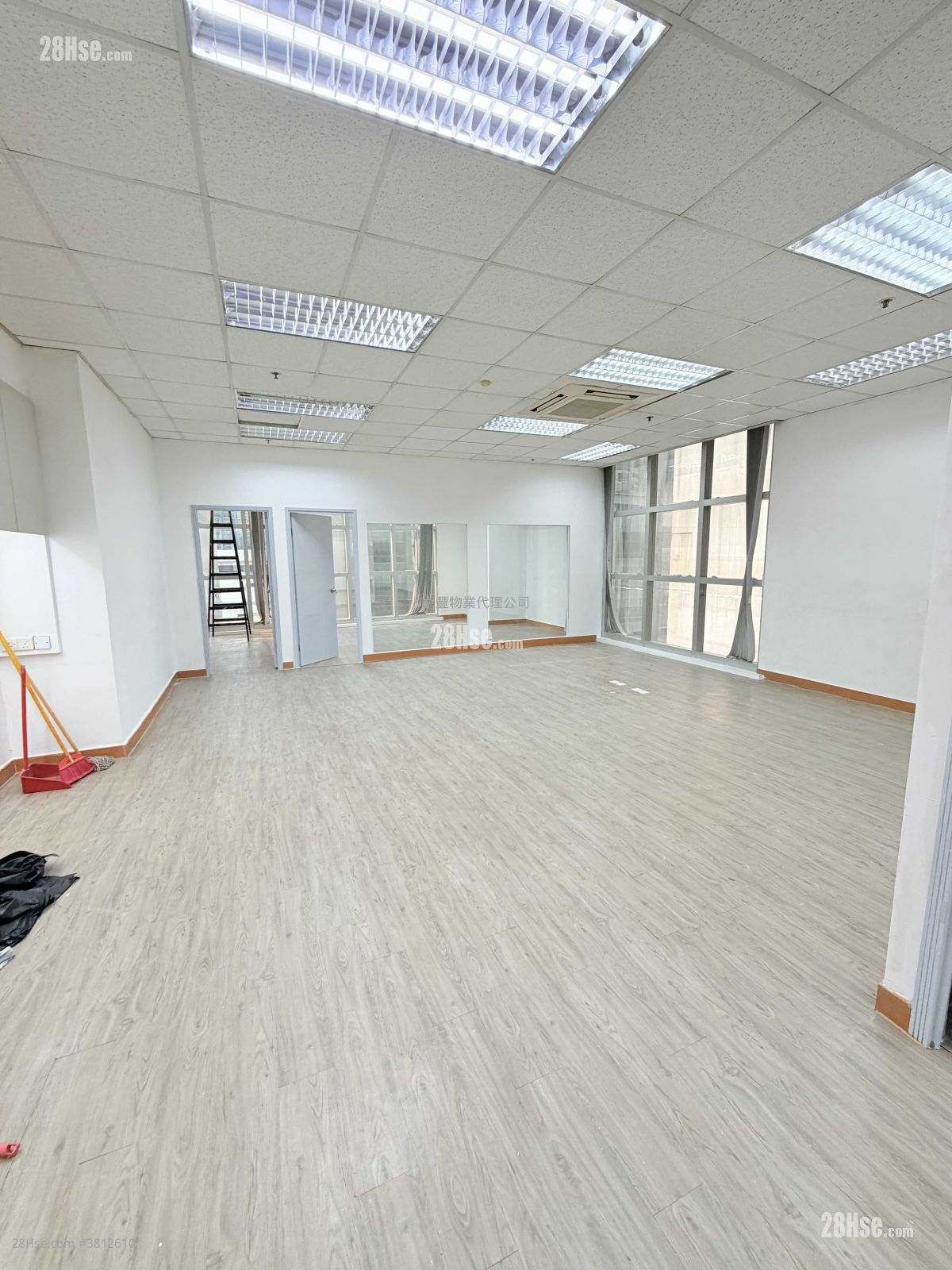 時運中心 租盤 3 房 1,150 平方呎