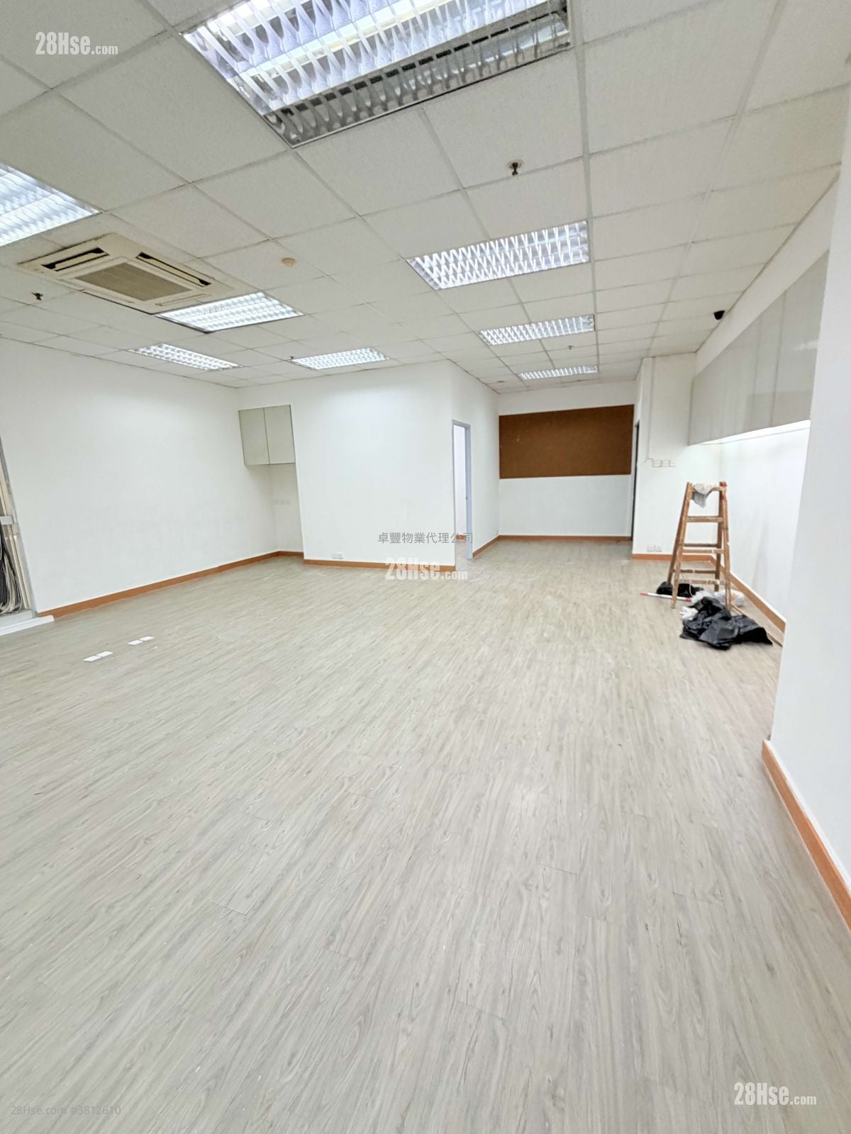 時運中心 租盤 3 房 1,150 平方呎