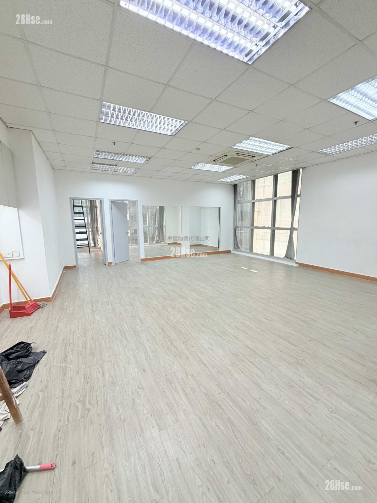 時運中心 租盤 3 房 1,150 平方呎