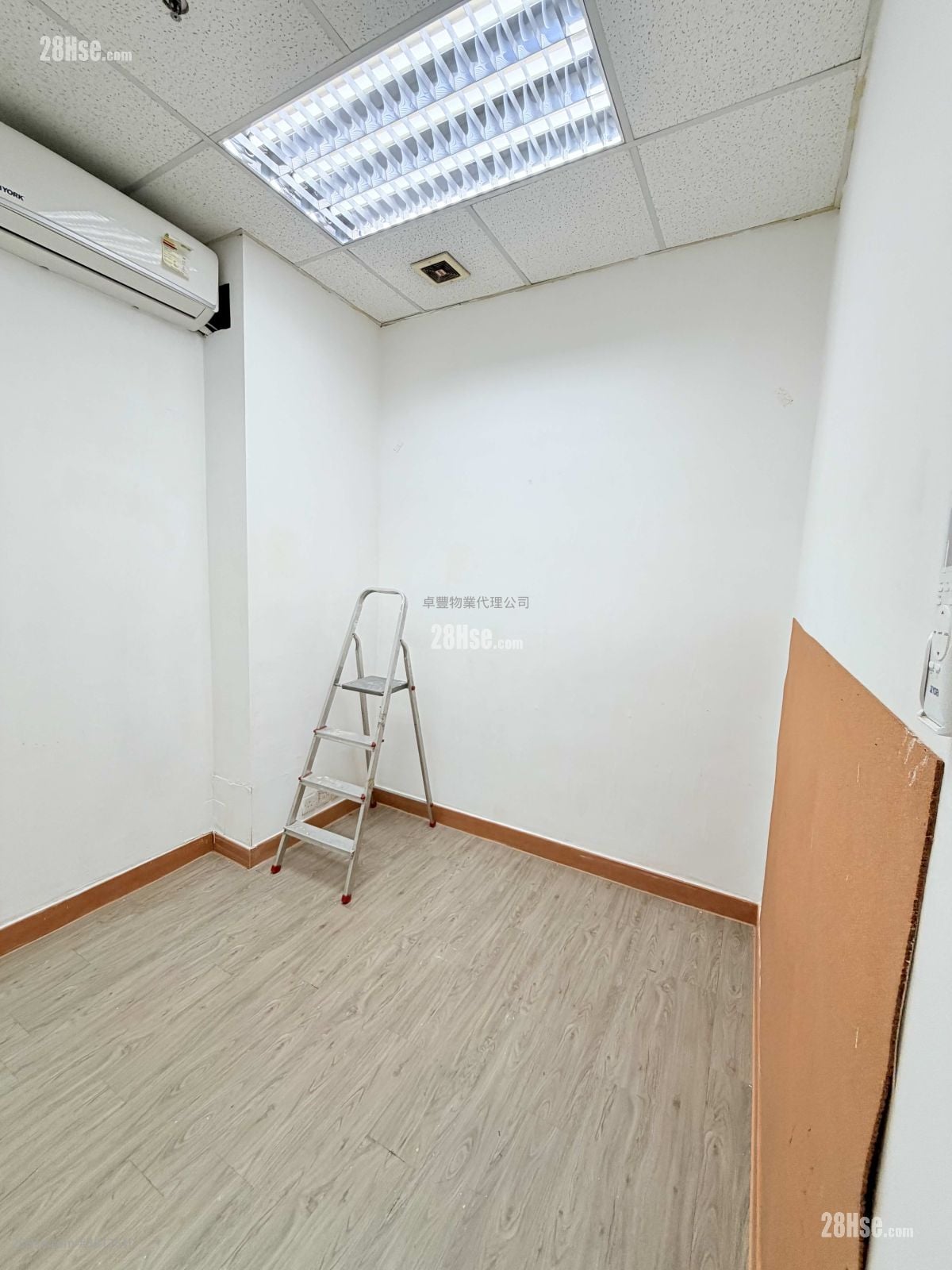 時運中心 租盤 3 房 1,150 平方呎