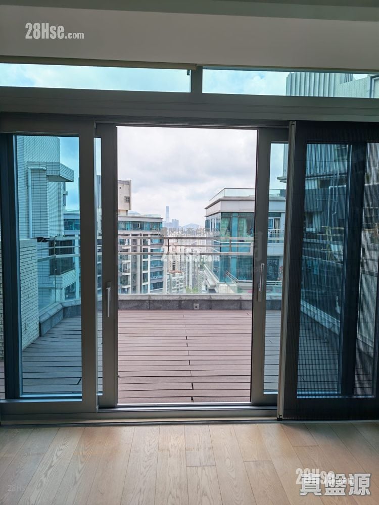 現崇山 租盤 932 平方呎