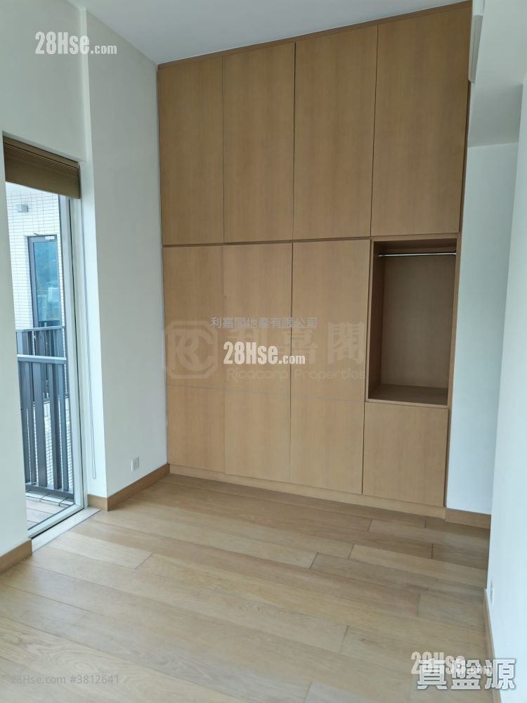 現崇山 租盤 932 平方呎