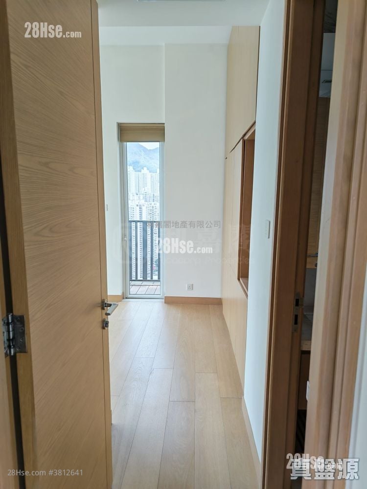 現崇山 租盤 932 平方呎