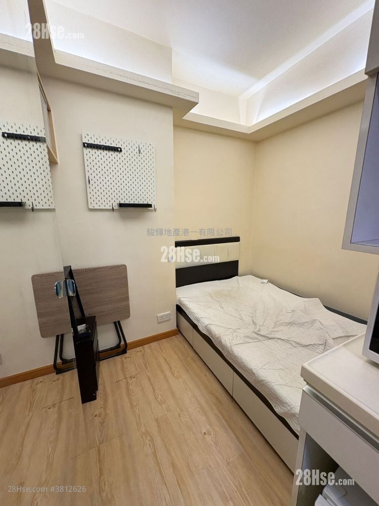 Kwong On Building Rental 130 ft²